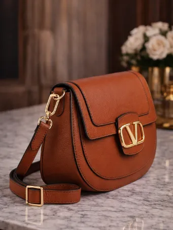 Taba Deri Kadın Omuz Çantası Gold V Tokalı Yarım Ay Çanta