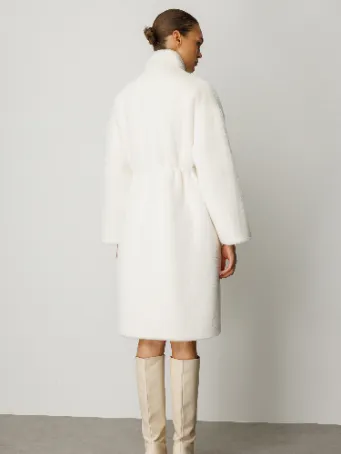 Dik Yaka Beli Büzgülü Kadın Kaban Model 5770