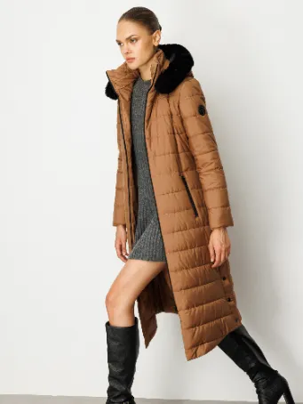 Kapüşonlu Kürk Detaylı Uzun Şişme Mont – Camel / Bej 5601