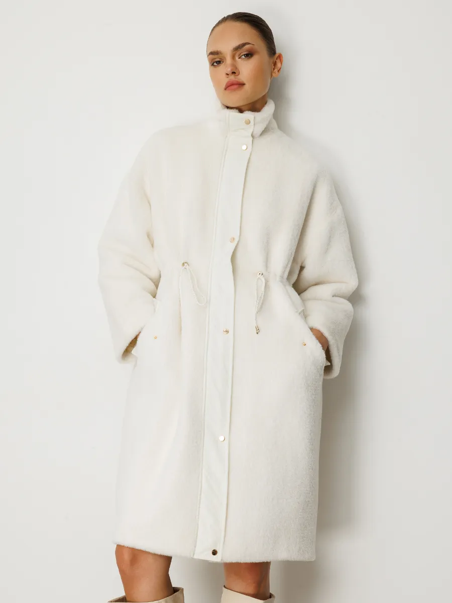 Dik Yaka Beli Büzgülü Kadın Kaban Model 5770